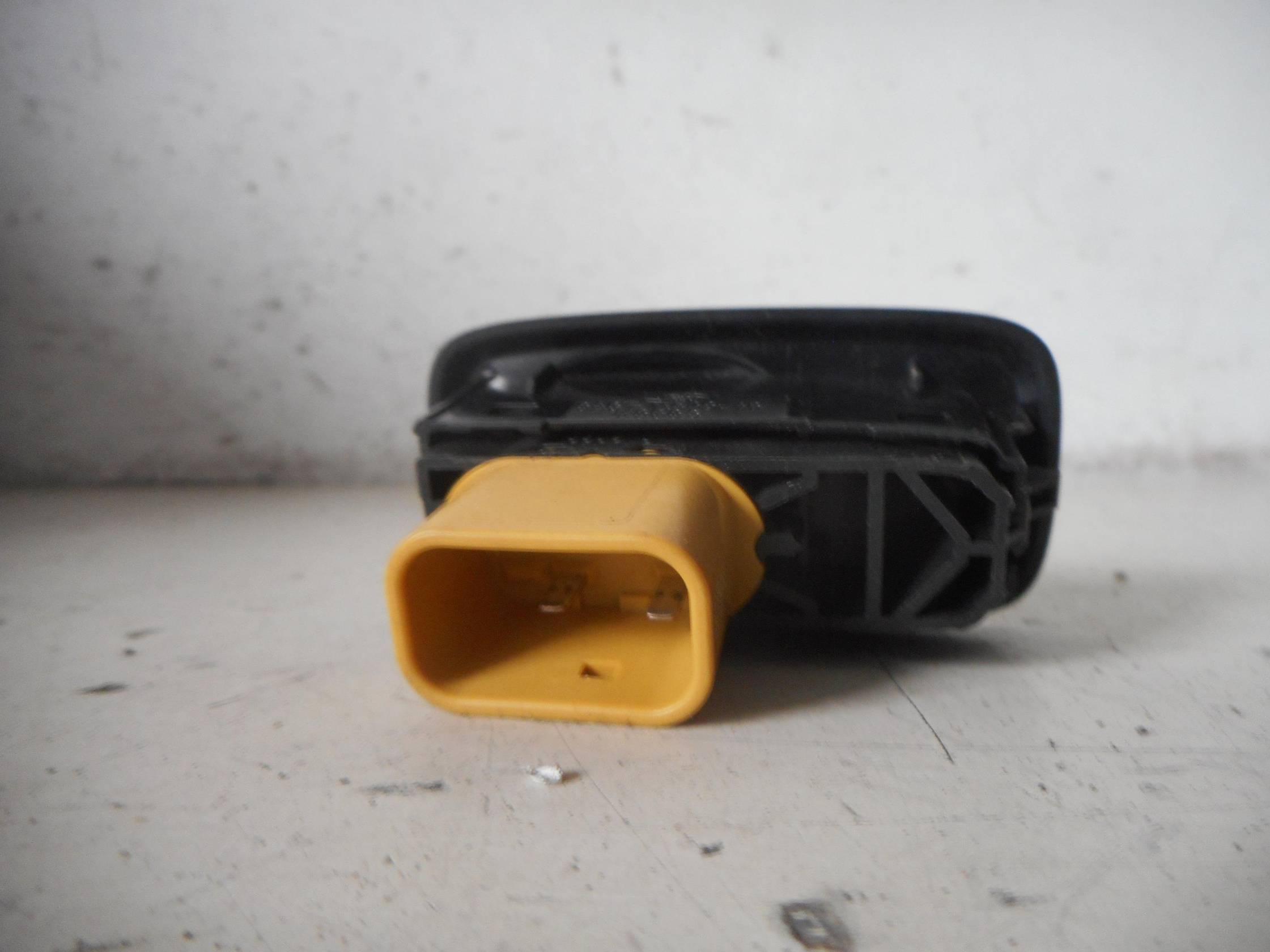 Interruttore alzacristalli porta ant.